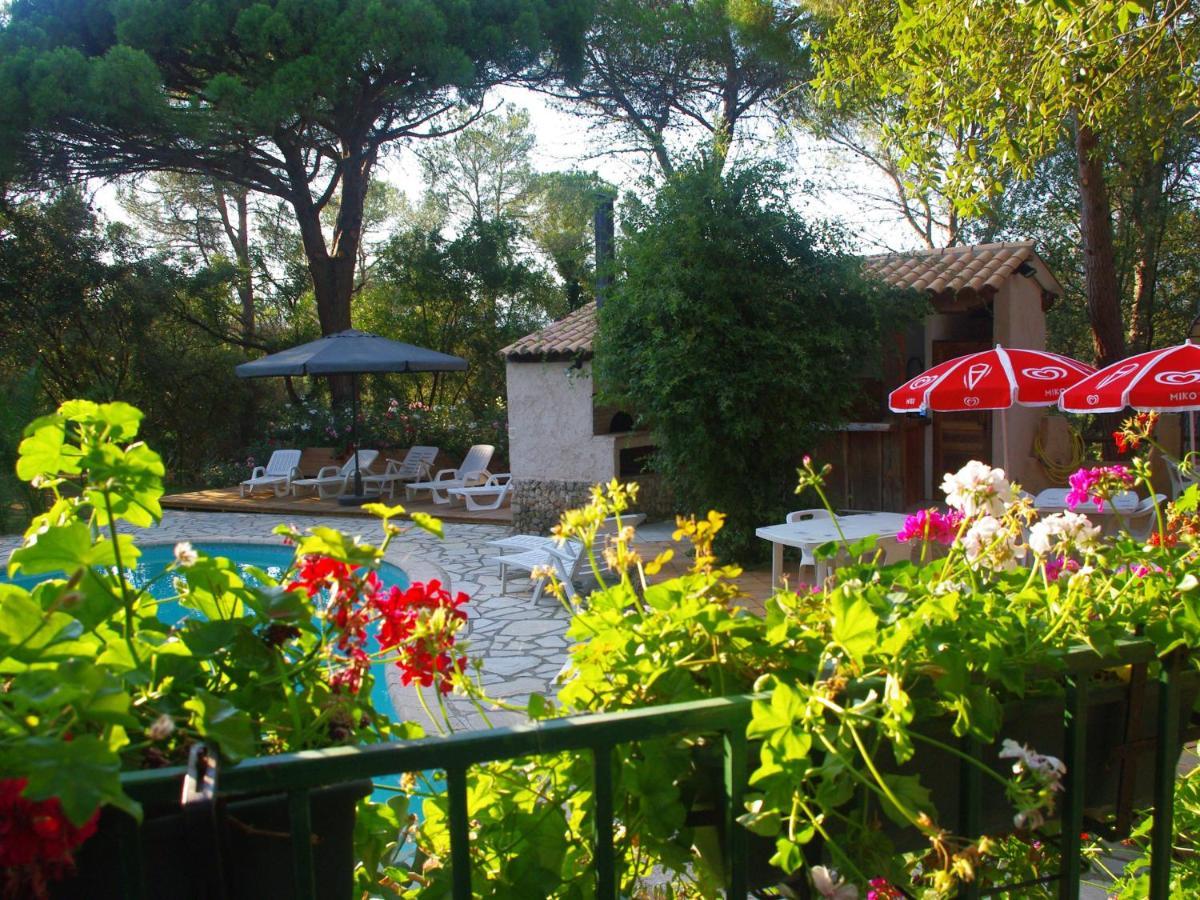 Location Villa Et Studios Roquebrune-Sur-Argens Exterior photo