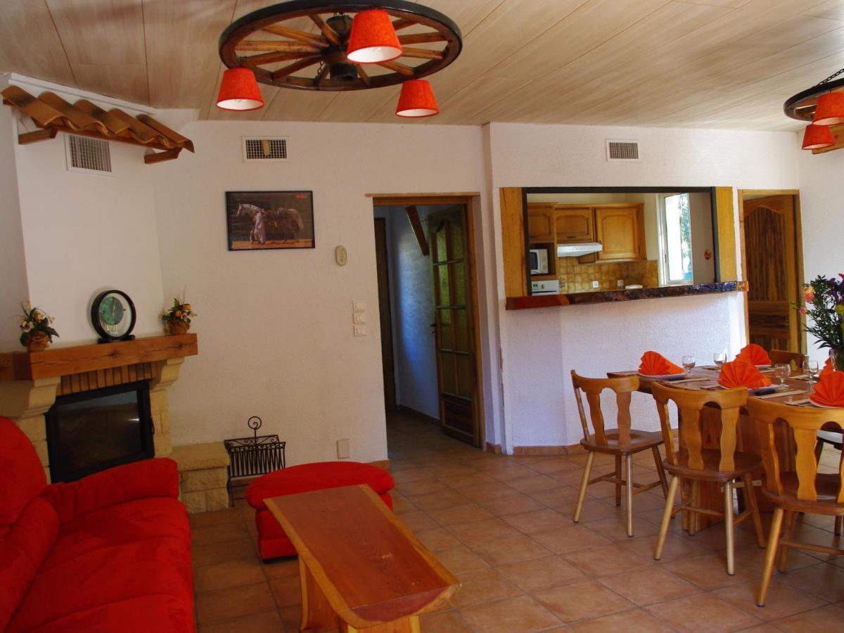 Location Villa Et Studios Roquebrune-Sur-Argens Exterior photo