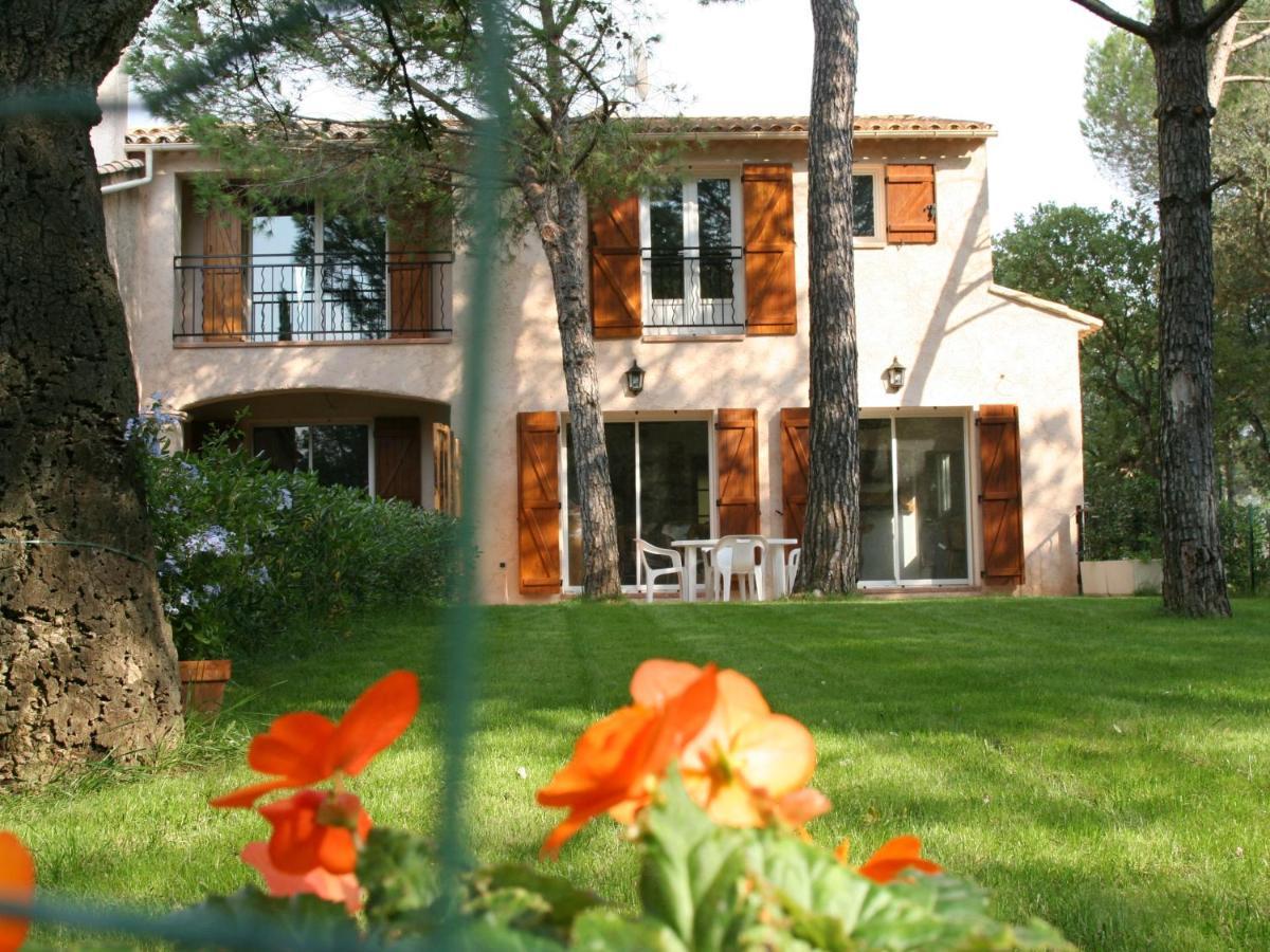 Location Villa Et Studios Roquebrune-Sur-Argens Exterior photo