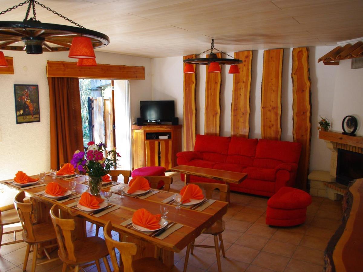 Location Villa Et Studios Roquebrune-Sur-Argens Exterior photo