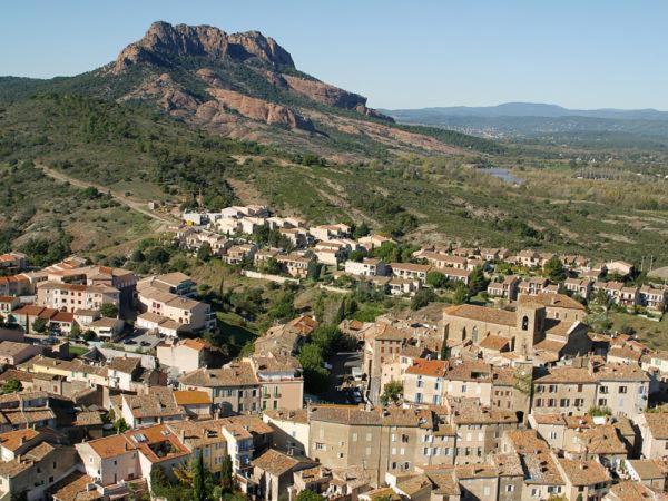 Location Villa Et Studios Roquebrune-Sur-Argens Exterior photo