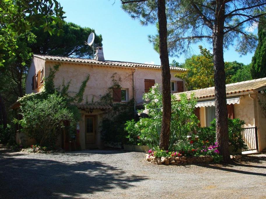 Location Villa Et Studios Roquebrune-Sur-Argens Room photo