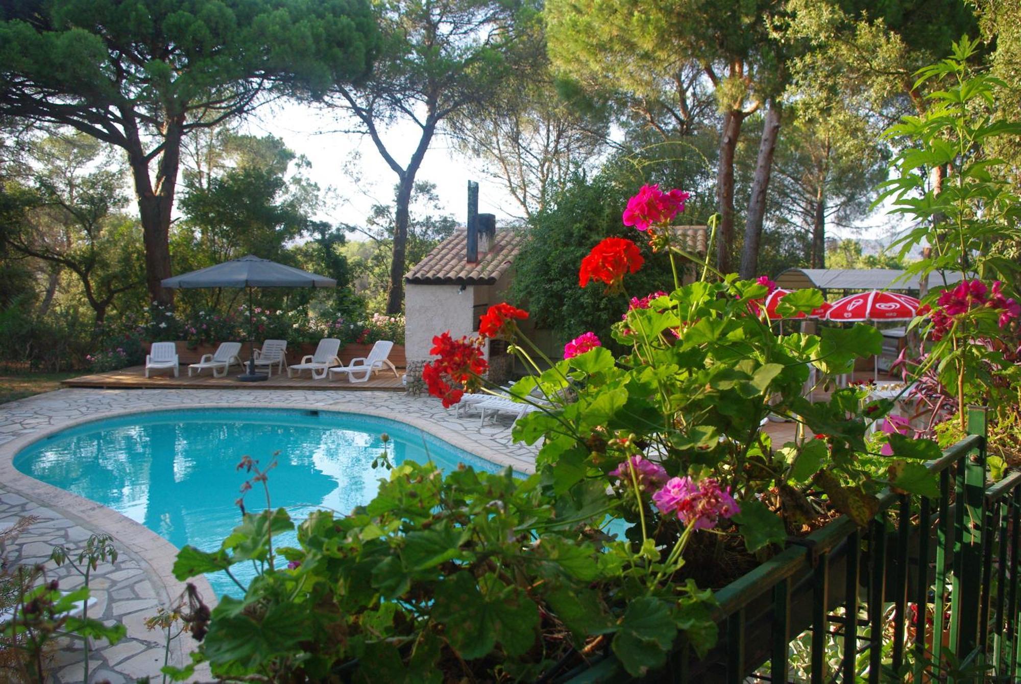 Location Villa Et Studios Roquebrune-Sur-Argens Exterior photo