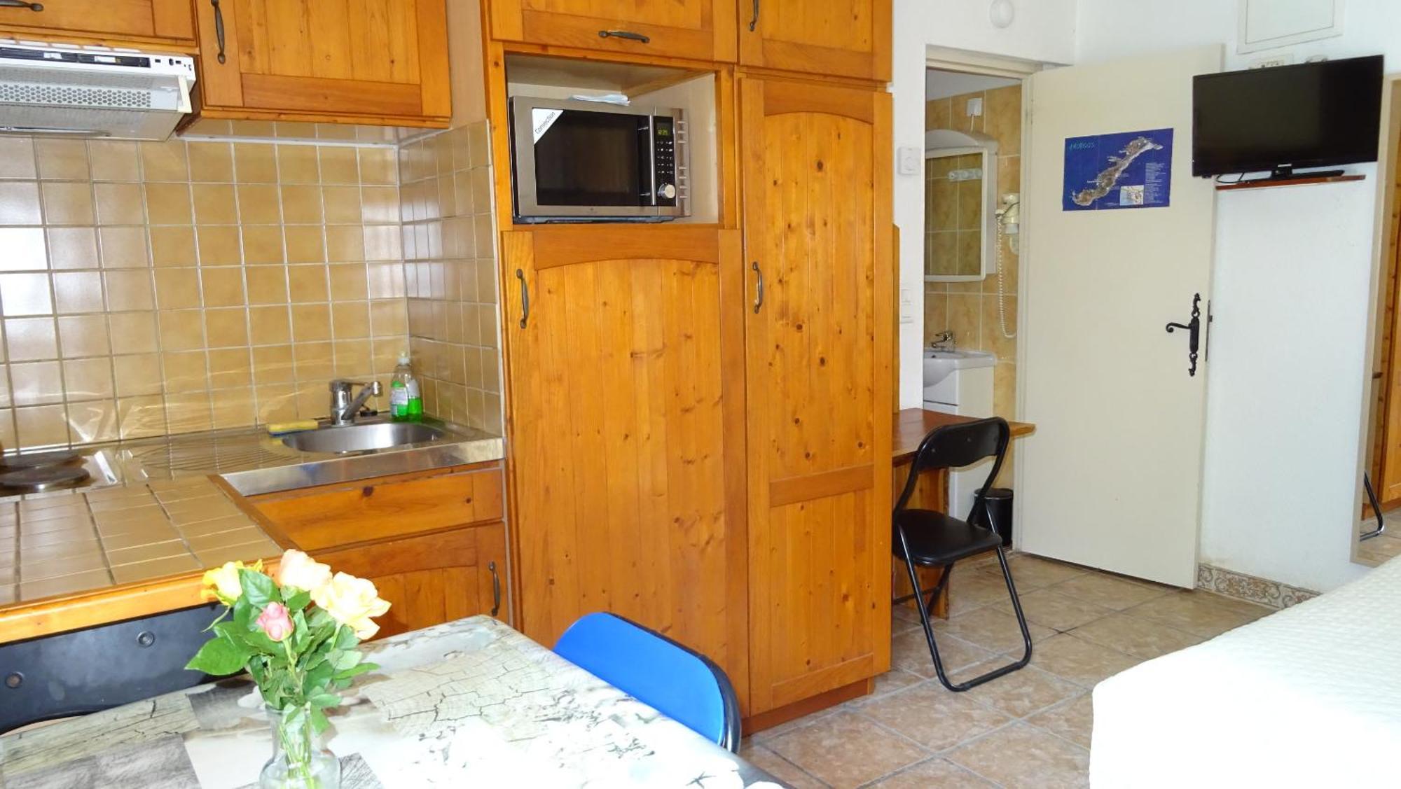 Location Villa Et Studios Roquebrune-Sur-Argens Exterior photo