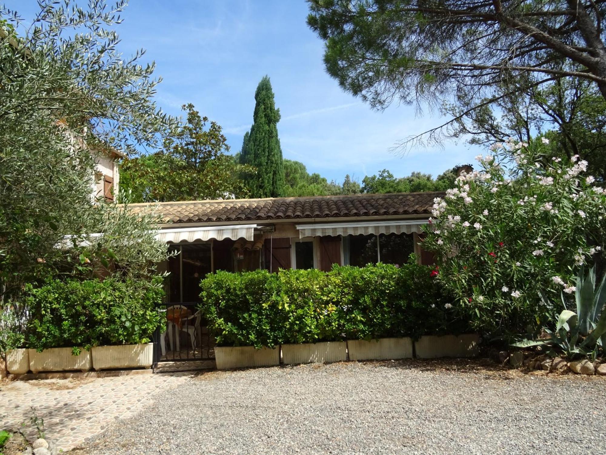 Location Villa Et Studios Roquebrune-Sur-Argens Exterior photo