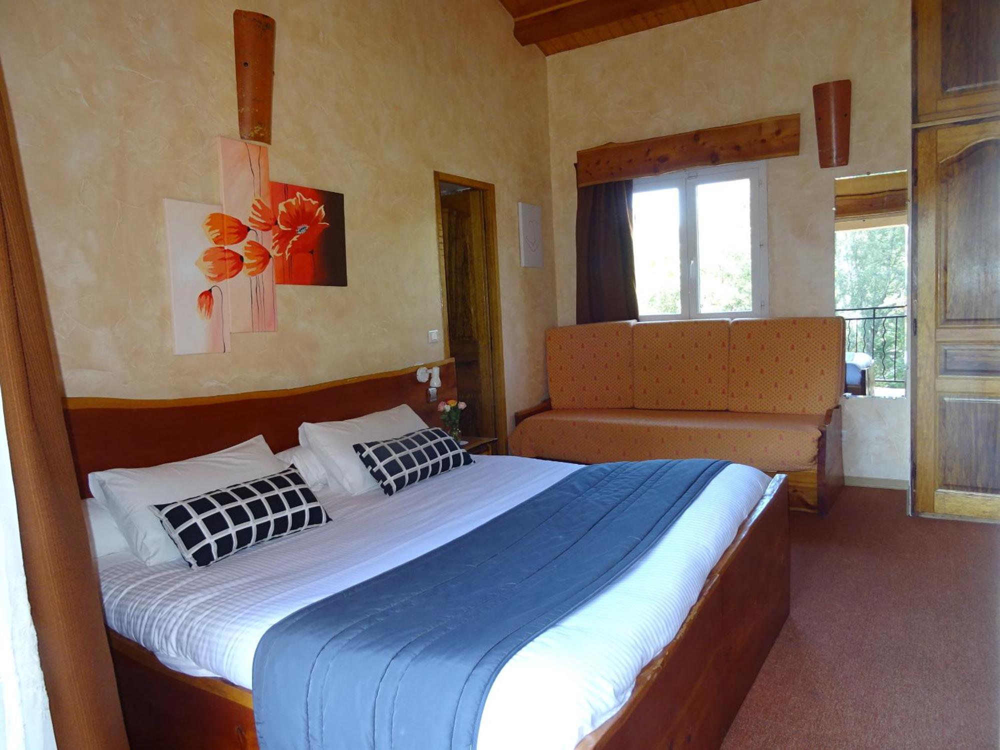 Location Villa Et Studios Roquebrune-Sur-Argens Exterior photo