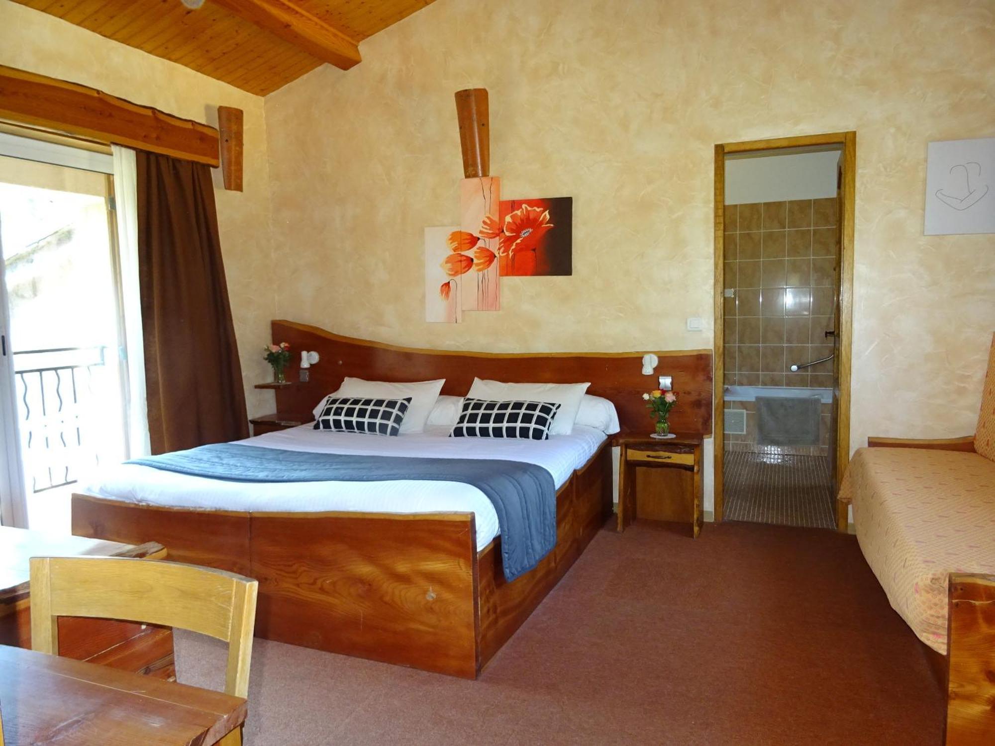 Location Villa Et Studios Roquebrune-Sur-Argens Exterior photo